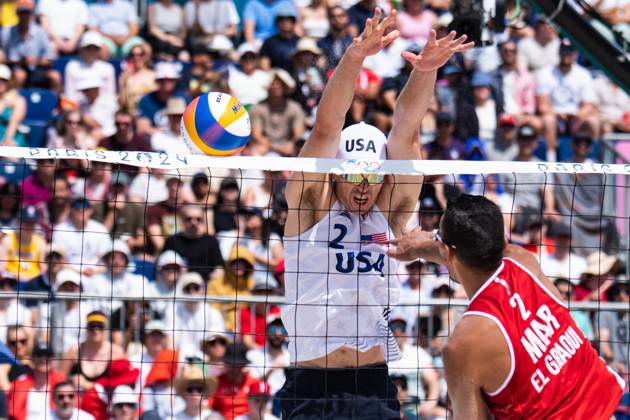 Andrew Benesh (USA) - Volleyball de plage - Beach volleyball, Beachvolleyball Men’s Beach Volleybal event, Preliminary pool D during the Olympic Games, Olympische Spiele, Olympia, OS Paris 2024 JO 2024 : Volleyball de plage - Jeux Olympiques 2024 - Paris2024 - Paris - 30 07 2024 DPPI Panoramic 