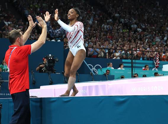 (240730) -- PARIS, July 30, 2024 -- Simone Biles of the United States celebrates during the artistic gymnastics women s team final at the Paris 2024 Olympic Games, Olympische Spiele, Olympia, OS in Paris, France, July 30, 2024. ) (PARIS2024) FRANCE-PARIS-OLY-ARTISTIC GYMNASTICS CaoxCan