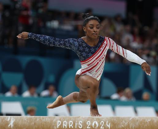 (240730) -- PARIS, July 30, 2024 -- Simone Biles of the United States competes during the balance beam event of the artistic gymnastics women s team final at the Paris 2024 Olympic Games, Olympische Spiele, Olympia, OS in Paris, France, July 30, 2024. ) (PARIS2024) FRANCE-PARIS-OLY-ARTISTIC GYMNASTICS YangxLei