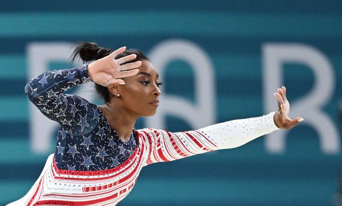 (240730) -- PARIS, July 30, 2024 -- Simone Biles of the United States competes during the balance beam event of the artistic gymnastics women s team final at the Paris 2024 Olympic Games, Olympische Spiele, Olympia, OS in Paris, France, July 30, 2024. ) (PARIS2024) FRANCE-PARIS-OLY-ARTISTIC GYMNASTICS ChengxMin