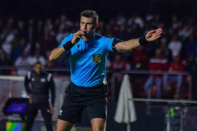 São Paulo x Goias SÃO PAULO, SP - 30.07.2024: SÃO PAULO X GOIAS - Referee Jonathan Benkenstein Pinheiro during a match between São Paulo and Goiás valid for the Round of 16 of the Copa do Brasil 2024 held at MorumBis on Tuesday night (30) in São Paulo. (Photo: Yuri Murakami Fotoarena) x2583448x YurixMurakami