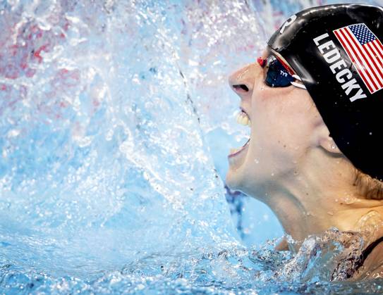 PARIS - Katie Ledecky after the 1500 meter freestyle final on the fifth day of swimming at the Olympic Games, Olympische Spiele, Olympia, OS ANP KOEN VAN WEEL xVIxANPxSportx xxANPxIVx 504759570 originalFilename: 504759570