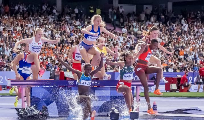 August 4, 2024, Paris, Ile de France, France: Sembo Almayew (ETH) of Ethiopia, competes in the Women s 300m Steeplechase Round 1 at the Stade de France Stadium during the 2024 Paris Summer Olympics in Paris, France. Paris France - ZUMAa161 20240804_oly_a161_116 Copyright: xWalterxArcex