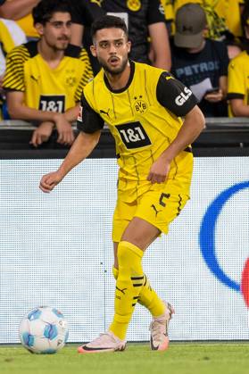 06 08 2024, Soccer test match, season 2024 2025, Borussia Moenchengladbach FC Villareal in Altach Couto Yan Borussia Dortmund, 02 is looking for a kick-off point Photo Kirchner Media DI Copyright: xKirchner-Media DIx