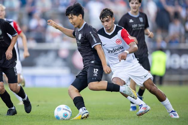 FSV Frankfurt Eintracht Frankfurt, Test match Seok min Park FSV Frankfurt, 12 in front of Can Uzun Eintracht Frankfurt, 20 Test match between FSV Frankfurt and Eintracht Frankfurt on August 7, 2024 in Frankfurt , Frankfurt am Main Hessen Germany PSD Bank Arena