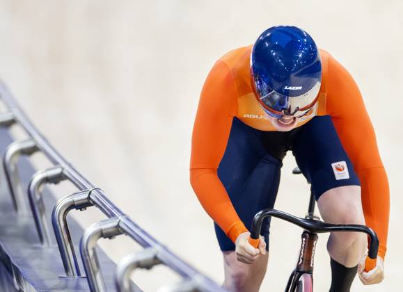 SAINT-QUENTIN-EN-YVELINES - Steffie van der Peet during the qualifications of the sprint (w) event in Track cycling, Rad, Radsport, Bahnrad, Bahn in the Velodrome at the Olympic Games, Olympische Spiele, Olympia, OS ANP KOEN VAN WEEL xVIxANPxSportx xxANPxIVx 505570886 originalFilename: 505570886.jpg