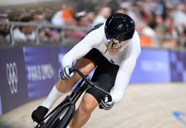 (240809) -- PARIS, Aug. 9, 2024 -- Lea Friedrich of Germany competes during the women s sprint qualifying of cycling track at the Paris 2024 Olympic Games, Olympische Spiele, Olympia, OS in Paris, France, Aug. 9, 2024. ) (PARIS2024) FRANCE-PARIS-OLY-CYCLING TRACK HuxHuhu 