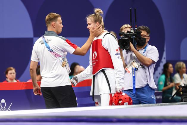 OLYMPICS - Olympic Summer Games 2024 PARIS,FRANCE,10.AUG.24 - OLYMPICS, TAEKWONDO - Olympic Summer Games Paris 2024, +67kg, women. Image shows head coach Markus Weidinger and Marlene Jahl (AUT). GEPAxpictures xArminxRauthner