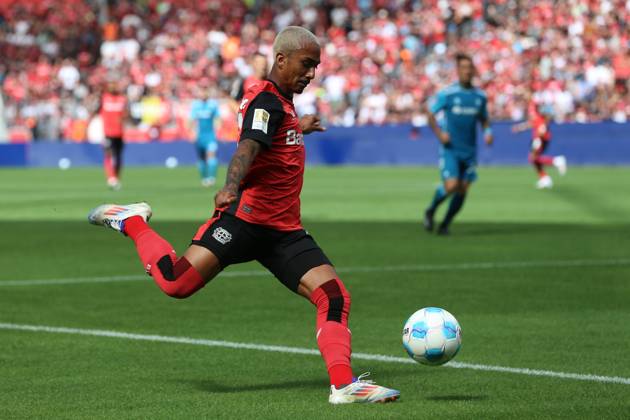Arthur Bayer 04 Leverkusen in action, on the ball, individual action, test match, Bayer 04 Leverkusen vs Real Betis Sevilla, BayArena on August 10, 2024 in Leverkusen, Germany Photo by Oliver Kaelke DeFodi Images Arthur Bayer 04 Leverkusen controls the ball, test match, Bayer 04 Leverkusen vs Real Betis Sevilla, BayArena on August 10, 2024 in Leverkusen, Germany Photo by Oliver Kaelke DeFodi Images Defodi 678 2024 08 10 OK LEVRBS 0759 Defodi-678