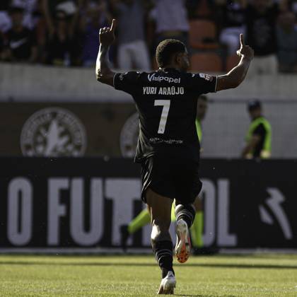 PORTUGAL MY SUPER LEAGUE - ACADEMIC VISEU x GD CHAVES Viseu (PT) 08 10 2024 - PORTUGAL MY SUPER LEAGUE - ACADEMICO VISEU x GD CHAVES - Yuri Araujo, Academico player, celebrates a goal during the match between Academico x GD Chaves, valid for the 1st round of the Portugal Meu Super League, held at the Fontelo Municipal Stadium, in Viseu, on the night of this Saturday, (10). (Foto: Alexandre Gomes Thenews2 imago images) SPO  Copyright: xALEXANDRExGOMESx