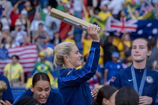 August 10, 2024, Paris, Ile de France, France: Team USA celebrates after defeating Team Brazil in the WomenÃ¢â‚¬â ¢s Football Finals for the Gold Medal at the le Parc de Princes Stadium with a score of 0-1 during the 2024 Paris Summer Olympics in Paris, France. Paris France - ZUMAa161 20240810_oly_a161_018 Copyright: xWalterxArcex
