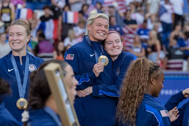 August 10, 2024, Paris, Ile de France, France: Team USA celebrates after defeating Team Brazil in the WomenÃ¢â‚¬â ¢s Football Finals for the Gold Medal at the le Parc de Princes Stadium with a score of 0-1 during the 2024 Paris Summer Olympics in Paris, France. Paris France - ZUMAa161 20240810_oly_a161_019 Copyright: xWalterxArcex