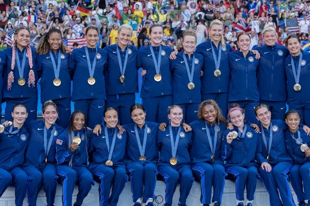 August 10, 2024, Paris, Ile de France, France: Team USA celebrates after defeating Team Brazil in the WomenÃ¢â‚¬â ¢s Football Finals for the Gold Medal at the le Parc de Princes Stadium with a score of 0-1 during the 2024 Paris Summer Olympics in Paris, France. Paris France - ZUMAa161 20240810_oly_a161_014 Copyright: xWalterxArcex