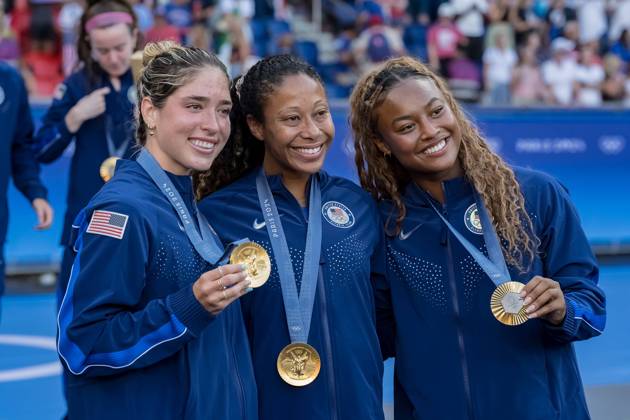 August 10, 2024, Paris, Ile de France, France: Team USA celebrates after defeating Team Brazil in the WomenÃ¢â‚¬â ¢s Football Finals for the Gold Medal at the le Parc de Princes Stadium with a score of 0-1 during the 2024 Paris Summer Olympics in Paris, France. Paris France - ZUMAa161 20240810_oly_a161_022 Copyright: xWalterxArcex