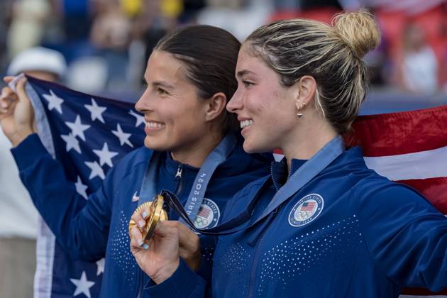 August 10, 2024, Paris, Ile de France, France: Team USA celebrates after defeating Team Brazil in the WomenÃ¢â‚¬â ¢s Football Finals for the Gold Medal at the le Parc de Princes Stadium with a score of 0-1 during the 2024 Paris Summer Olympics in Paris, France. Paris France - ZUMAa161 20240810_oly_a161_027 Copyright: xWalterxArcex