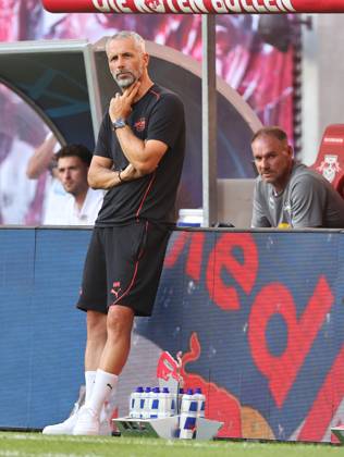 GER, 1 Bundesliga, RB Leipzig Paris Saint Germain PSG 10 08 2024, Leipzig, Red Bull Arena, GER, Saison 2024 2025, 1 Bundesliga, RasenBallsport Leipzig vs Paris Saint Germain, Saisoneroeffnung, Testspiel im Bild Trainer Marco Rose Leipzig DFL regulations prohibit any use of photographs as image sequences and or quasi video