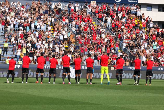 2024 08 11 xJFAx 1 ª jornada da Liga Portugal Betclic, Futebol Clube de Famalicao Sport Lisboa e Benfica v l , the Sport Lisboa e Benfica team welcomes the fans Copyright: JoaquimxFerreira