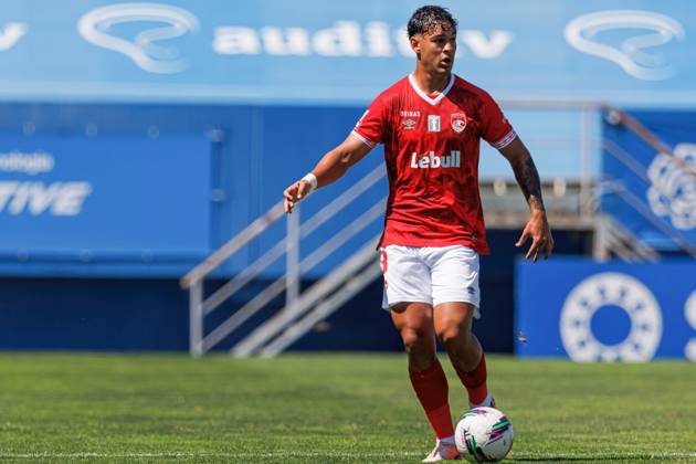 GD Estoril Praia Vs CD Santa Clara in Estoril, Portugal - 11 Aug 2024 Sidney Lima (CD Santa Clara) in action during the Liga Portugal game between teams of GD Estoril Praia and CD Santa Clara at Estadio Antonio Coimbra da Mota. GD Estoril Praia vs CD Santa Clara. GD Estoril Praia defeated by CD Santa Clara 1-1 Estoril Portugal Copyright: xMaciejxRogowskix xSOPAxImagesx MROGOWSKI_estorilsantaclara202425-15