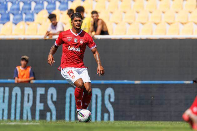 GD Estoril Praia Vs CD Santa Clara in Estoril, Portugal - 11 Aug 2024 Alysson Silva (CD Santa Clara) in action during the Liga Portugal game between teams of GD Estoril Praia and CD Santa Clara at Estadio Antonio Coimbra da Mota. GD Estoril Praia vs CD Santa Clara. GD Estoril Praia defeated by CD Santa Clara 1-1 Estoril Portugal Copyright: xMaciejxRogowskix xSOPAxImagesx MROGOWSKI_estorilsantaclara202425-20