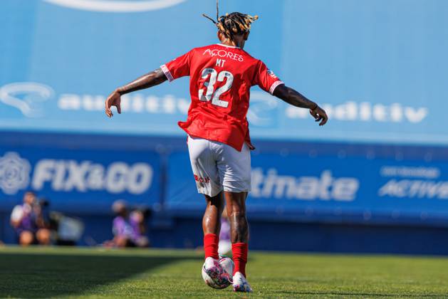 GD Estoril Praia Vs CD Santa Clara in Estoril, Portugal - 11 Aug 2024 Matheus Araujo (CD Santa Clara)in action during the Liga Portugal game between teams of GD Estoril Praia and CD Santa Clara at Estadio Antonio Coimbra da Mota. GD Estoril Praia vs CD Santa Clara. GD Estoril Praia defeated by CD Santa Clara 1-1 Estoril Portugal Copyright: xMaciejxRogowskix xSOPAxImagesx MROGOWSKI_estorilsantaclara202425-40