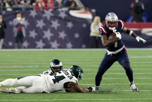 Bilder des Jahres 2024, Sport 08 August Sport Themen der Woche KW33 Sport Bilder des Tages FOXBOROUGH, MA - AUGUST 15: New England Patriots wide receiver JaÕLynn Polk (1) breaks free during a preseason game between the New England Patriots and the Philadelphia Eagles on August 15, 2024, at Gillette Stadium in Foxborough, Massachusetts. (Photo by Fred Kfoury III Icon Sportswire) NFL, American Football Herren, USA AUG 15 Preseason Eagles at Patriots EDITORIAL USE ONLY Icon482240815022