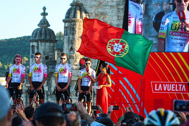 Cycling, Vuelta a Espana, Team presentation in Lisbon