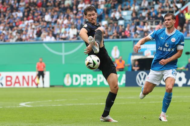 18 08 2024, xtgx, Football DFB Cup 1 round, FC Hansa Rostock Hertha BSC Berlin emspor, v l Linus Gechter Hertha, 44 , Alexander Rossipal Rostock, 21 duel, duel, fight, tackle DFL DFB REGULATIONS PROHIBIT ANY USE OF PHOTOGRAPHS as IMAGE SEQUENCES and or QUASI VIDEO Rostock