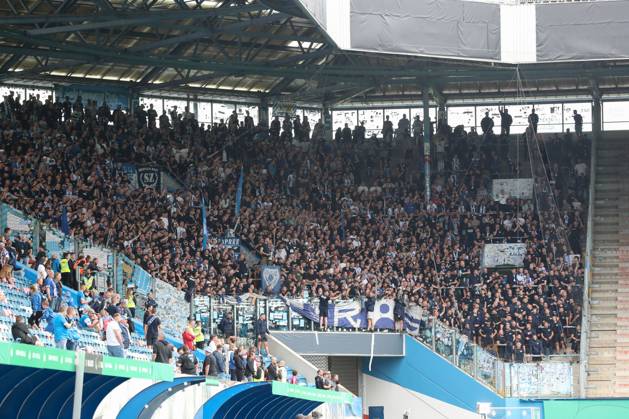 18 08 2024, xtgx, Fußball DFB Pokal 1 Runde, FC Hansa Rostock Hertha BSC Berlin emspor, v l Hertha Fans Symbolfoto, Symbolbild, Symbol Fans, Zuschauer, Publikum, Tribuene DFL DFB REGULATIONS PROHIBIT ANY USE OF PHOTOGRAPHS as IMAGE SEQUENCES and or QUASI VIDEO Rostock