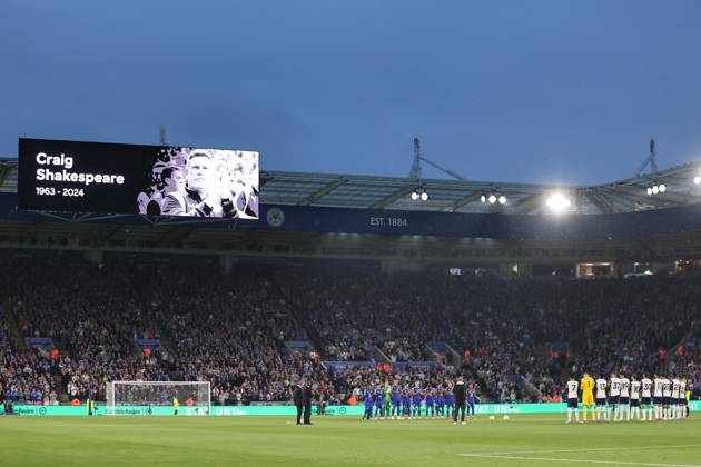 Premier League Leicester City v Tottenham Hotspur A minutes applauds takes place for former manager Craig Shakespeare ahead of the Premier League match Leicester City vs Tottenham Hotspur at King Power Stadium, Leicester, United Kingdom, 19th August 2024 (Photo by Mark Cosgrove News Images) Leicester King Power Stadium Leicestershire United Kingdom Copyright: xMarkxCosgrove NewsxImagesx