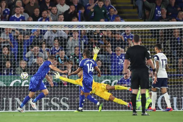 Premier League Leicester City v Tottenham Hotspur Jamie Vardy of Leicester City scores a goal to make it 1-1 during the Premier League match Leicester City vs Tottenham Hotspur at King Power Stadium, Leicester, United Kingdom, 19th August 2024 (Photo by Mark Cosgrove News Images) Leicester King Power Stadium Leicestershire United Kingdom Copyright: xMarkxCosgrove NewsxImagesx