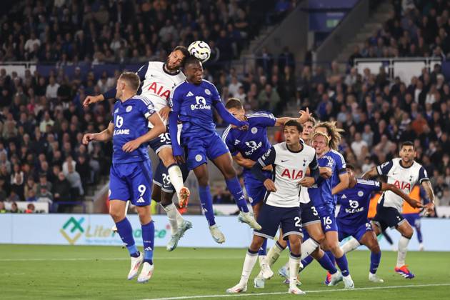 Premier League Leicester City v Tottenham Hotspur Rodrigo Bentancur of Tottenham Hotspur has a clashes with Abdul Fatawu of Leicester City during the Premier League match Leicester City vs Tottenham Hotspur at King Power Stadium, Leicester, United Kingdom, 19th August 2024 (Photo by Mark Cosgrove News Images) Leicester King Power Stadium Leicestershire United Kingdom Copyright: xMarkxCosgrove NewsxImagesx