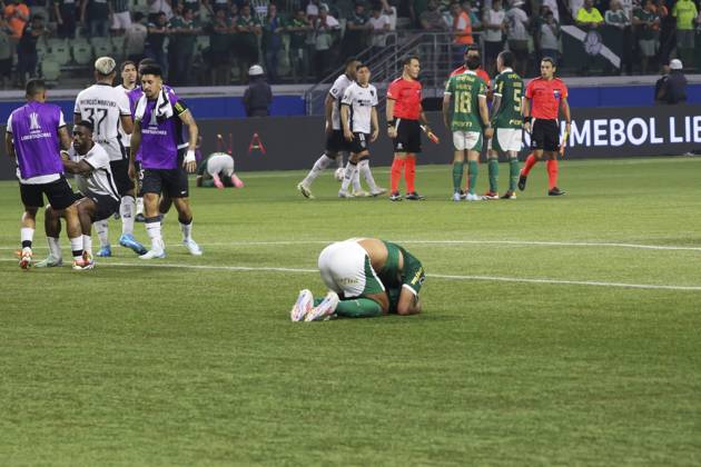 Match between Palmeiras and Botafogo for the Conmebol Libertadores 2024 Sao Paulo (SP), 08 21 2024 - LIBERTADORES PALMEIRAS X BOTAFOGO - Botafogo celebrates qualifying in a match between Palmeiras and Botafogo, valid for the second leg of the round of 16 of the Copa Conmebol Libertadores, on the evening of this Wednesday, August 21, 2024, at Allianz Parque, in Sao Paulo-SP. (Foto: Leco Viana Thenews2 imago images) SPO Copyright: xLecoxVianax