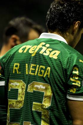 Match between Palmeiras and Botafogo for the Conmebol Libertadores 2024 Sao Paulo (SP), 08 21 2024 - LIBERTADORES PALMEIRAS X BOTAFOGO - Player Raphael Veiga, during the match between Palmeiras and Botafogo, valid for the second leg of the round of 16 of the Copa Conmebol Libertadores, on the night of this Wednesday, August 21, 2024, at Allianz Parque, in Sao Paulo-SP. (Foto: Pedro Paulo Diaz Thenews2 imago images) SPO Copyright: xPedroxPauloxDiazx