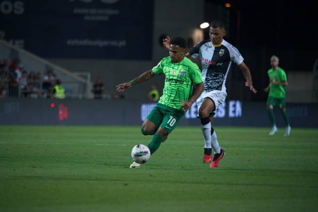 August 23, 2024, Algarve Stadium, Loule, Portugal, Sporting Clube Farense v Sporting Clube de Portugal, Liga Portugal Betclic, Week 3 August 23, 2024, Loule, Portugal: Marcus Edwards 10 of Sporting Clube de Portugal in action during the Liga Portugal Betclic week 3 football match between Sporting Clube Farense and Sporting Clube de Portugal at Algarve Stadium. Copyright: xNUNOxPIRESxVELOSOx