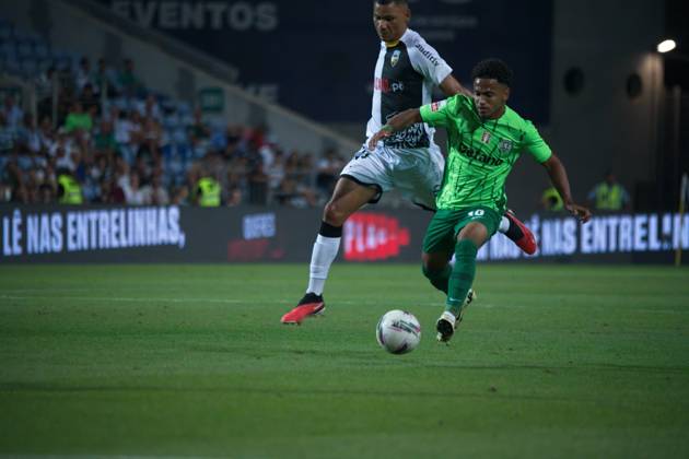 August 23, 2024, Algarve Stadium, Loule, Portugal, Sporting Clube Farense v Sporting Clube de Portugal, Liga Portugal Betclic, Week 3 August 23, 2024, Loule, Portugal: Marcus Edwards 10 of Sporting Clube de Portugal in action during the Liga Portugal Betclic week 3 football match between Sporting Clube Farense and Sporting Clube de Portugal at Algarve Stadium. Copyright: xNUNOxPIRESxVELOSOx