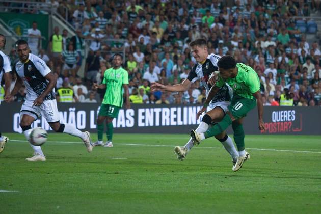 August 23, 2024, Algarve Stadium, Loule, Portugal, Sporting Clube Farense v Sporting Clube de Portugal, Liga Portugal Betclic, Week 3 August 23, 2024, Loule, Portugal: Marcus Edwards 10 of Sporting Clube de Portugal shooting a goal and in action during the Liga Portugal Betclic week 3 football match between Sporting Clube Farense and Sporting Clube de Portugal at Algarve Stadium. Copyright: xNUNOxPIRESxVELOSOx