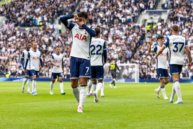 Football - 2024 2025 Premier League - Tottenham Hotspur vs Everton - Tottenham Hotspur Stadium - Saturday 24th August 2024 Son Heung-Min (Tottenham Hotspur) with his picture framing celebration after scoring at the Tottenham Hotspur Stadium Daniel Bearham Colorsport csp_tot_eve_db_24082024_