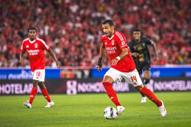 SL Benfica Vs CF Estrela da Amadora in Lisbon, Portugal - 24 Aug 2024 Evangelos Pavlidis of SL Benfica in action during the Liga Portugal Betclic match between SL Benfica and CF Estrela da Amadora at Estadio da Luz. Final score: SL Benfica 1 - 0 CF Estrela da Amadora Lisbon Portugal Copyright: xHenriquexCasinhasx xSOPAxImagesx HCASINHAS_24082024_SLBENFICA_VS_FCESTRELAAMADORA_020
