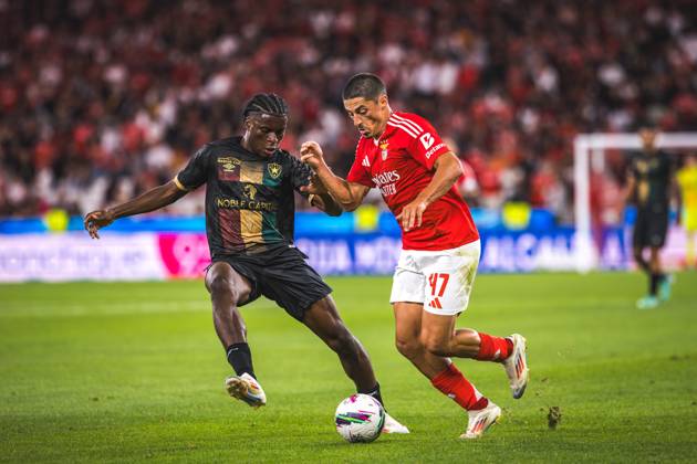 SL Benfica Vs CF Estrela da Amadora in Lisbon, Portugal - 24 Aug 2024 Tiago Gouveia of SL Benfica (R) and Manuel Keliano of CF Estrela da Amadora (L) in action during the Liga Portugal Betclic match between SL Benfica and CF Estrela da Amadora at Estadio da Luz. Final score: SL Benfica 1 - 0 CF Estrela da Amadora Lisbon Portugal Copyright: xHenriquexCasinhasx xSOPAxImagesx HCASINHAS_24082024_SLBENFICA_VS_FCESTRELAAMADORA_042