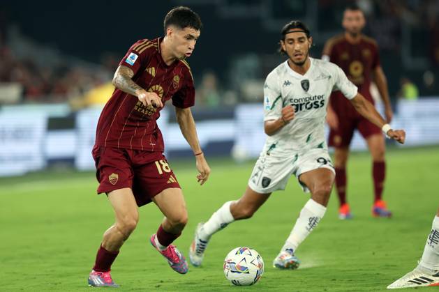 Rome, Italy 25.08.2024 : Matias Soule of Roma during Italian football championship Serie A Enilive 2024-2025 match AS Roma Vs Empoli FC at Stadio Olimpico in Rome on August 25, 2024.  Copyright: xMarcoxIacobucci IPAxSportx xipa-x xx IPA_49078027 IPA_Agency_IPA49078027
