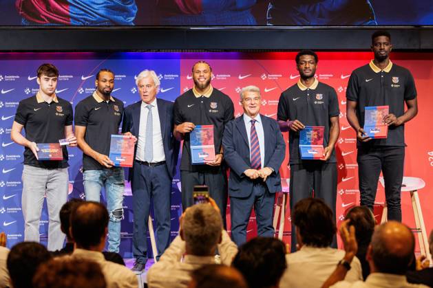 August 26, 2024, Barcelona, Barcelona, Spain: Joan Laporta, President of FC Barcelona, Barca Josep Cubells, Kevin Punter, Justin Anderson, Juan Nunez, Chimezie Metu and Youssoupha Fall during the presentation as new FC Barcelona Basket players at Auditori 1899 on August 26, 2024 in Barcelona, Spain. Barcelona Spain - ZUMAa181 20240826_zaa_a181_060 Copyright: xJavierxBorregox