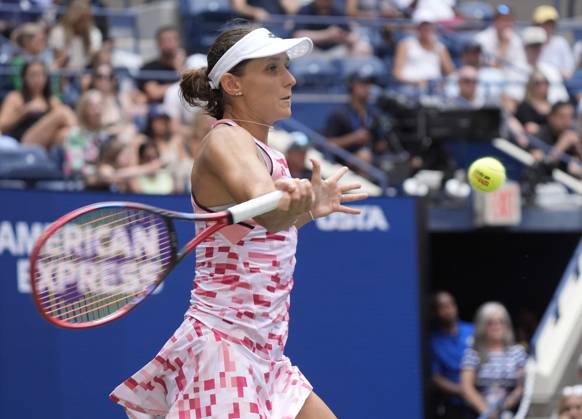 August 26, 2024: Varvara Gracheva (FRA) loses to CoCo Gauff (USA) 6-2, 6-0 at the US Open being played at Billie Jean King National Tennis Center in Flushing, Queens, NY, {USA} Ã‚ Cal Media Flushing, Queens USA - ZUMAc04_ 20240826_zma_c04_027 Copyright: xGracexSchultzx