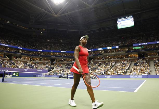 Sloane Stephens walks back to the baseline after coming in to the net in a point in the second set against Clara.Burel of France in Arthur Ashe Stadium in the first round of the 2024 US Open Tennis Championships in at the USTA Billie Jean King National Tennis Center on Monday, August 26, 2024 in New York City.  NYP20240826121 JOHNxANGELILLO