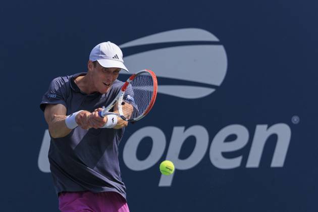 August 26, 2024, Flushing Meadows, New York, USA: Jan Choinski during Day 1 of his match against Roberto Carballes Baena in the 2024 US Open held at the USTA Billie Jean King National Tennis Center on MondayAugust 26, 2024 in the Flushing neighborhood of the Queens borough of New York City. JAVIER ROJAS PI Flushing Meadows USA - ZUMAp124 20240826_zaa_p124_031 Copyright: xJavierxRojasx