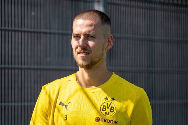27 08 2024, Soccer 1 Bundesliga, Season 2024 2025, public training, Borussia Dortmund at the training center in Dortmund Brackel Waldemar Anton Borussia Dortmund 09, 03 on the way to the dressing room Photo Kirchner Media TH Copyright: xKirchner-Media THx