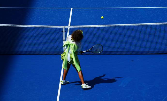 Naomi Osaka warms up wearing a giant bow US Open Championships 2024, Day Two, Flushing Meadows, New York, USA - 27 Aug 2024  Copyright: xJavierxGarcia Shutterstockx 14664795aj
