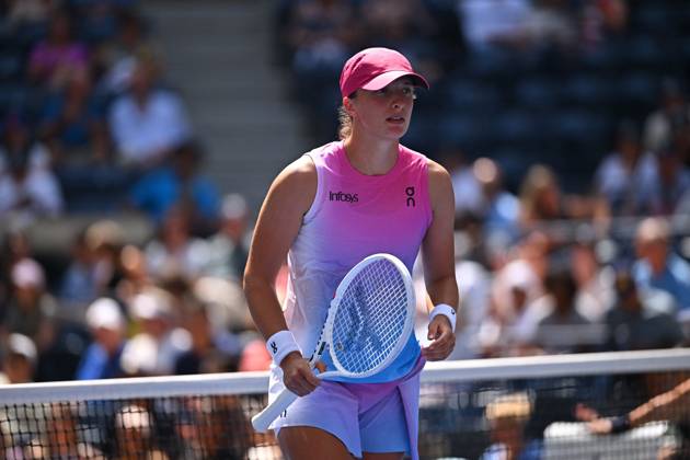 US Open - First Round Iga Swiatek (POL) during her first round match at the 2024 US Open at Billie Jean National Tennis Center in New York City, NY, USA, on August 27, 2024. Photo by Corinne Dubreuil ABACAPRESS.COM New York City NY United States  Copyright: xDubreuilxCorinne ABACAx