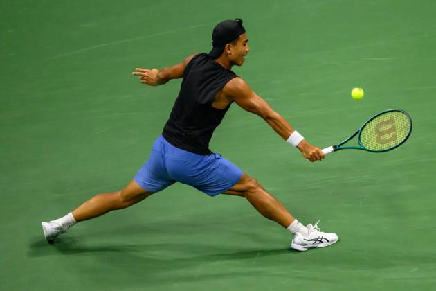 2024 US Open Tennis Championships at the USTA Billie Jean King National Tennis Centre Featuring: Tu Li Where: Queens, New York, United States When: 27 Aug 2024 Credit: David Lobel INSTARimages EDITORIAL USE ONLY. NOT FOR USE BY NEWSPAPERS BASED IN THE UK. Copyright: xDavidxLobelx instar54062297