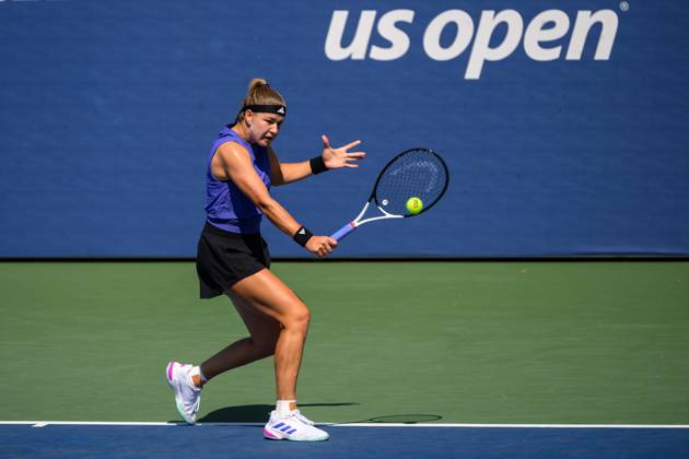 2024 US Open Tennis Championships at the USTA Billie Jean King National Tennis Centre Featuring: Karolina Muchova Where: Queens, New York, United States When: 27 Aug 2024 Credit: David Lobel INSTARimages EDITORIAL USE ONLY. NOT FOR USE BY NEWSPAPERS BASED IN THE UK. Copyright: xDavidxLobelx instar54062229