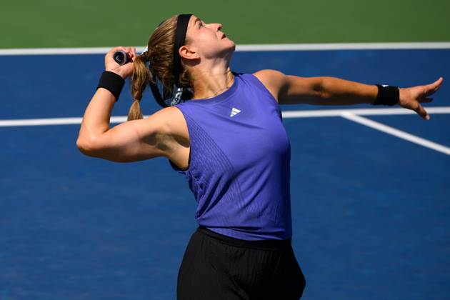 2024 US Open Tennis Championships at the USTA Billie Jean King National Tennis Centre Featuring: Karolina Muchova Where: Queens, New York, United States When: 27 Aug 2024 Credit: David Lobel INSTARimages EDITORIAL USE ONLY. NOT FOR USE BY NEWSPAPERS BASED IN THE UK. Copyright: xDavidxLobelx instar54062233
